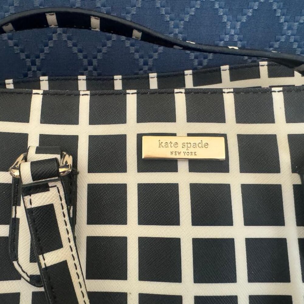 Vintage Kate Spade Vinyl Black and White Handbag - Picture 5 of 6